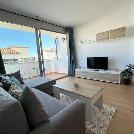 2-Bedroom Brand New Apartment Steps From The Beach Llança Exteriör bild