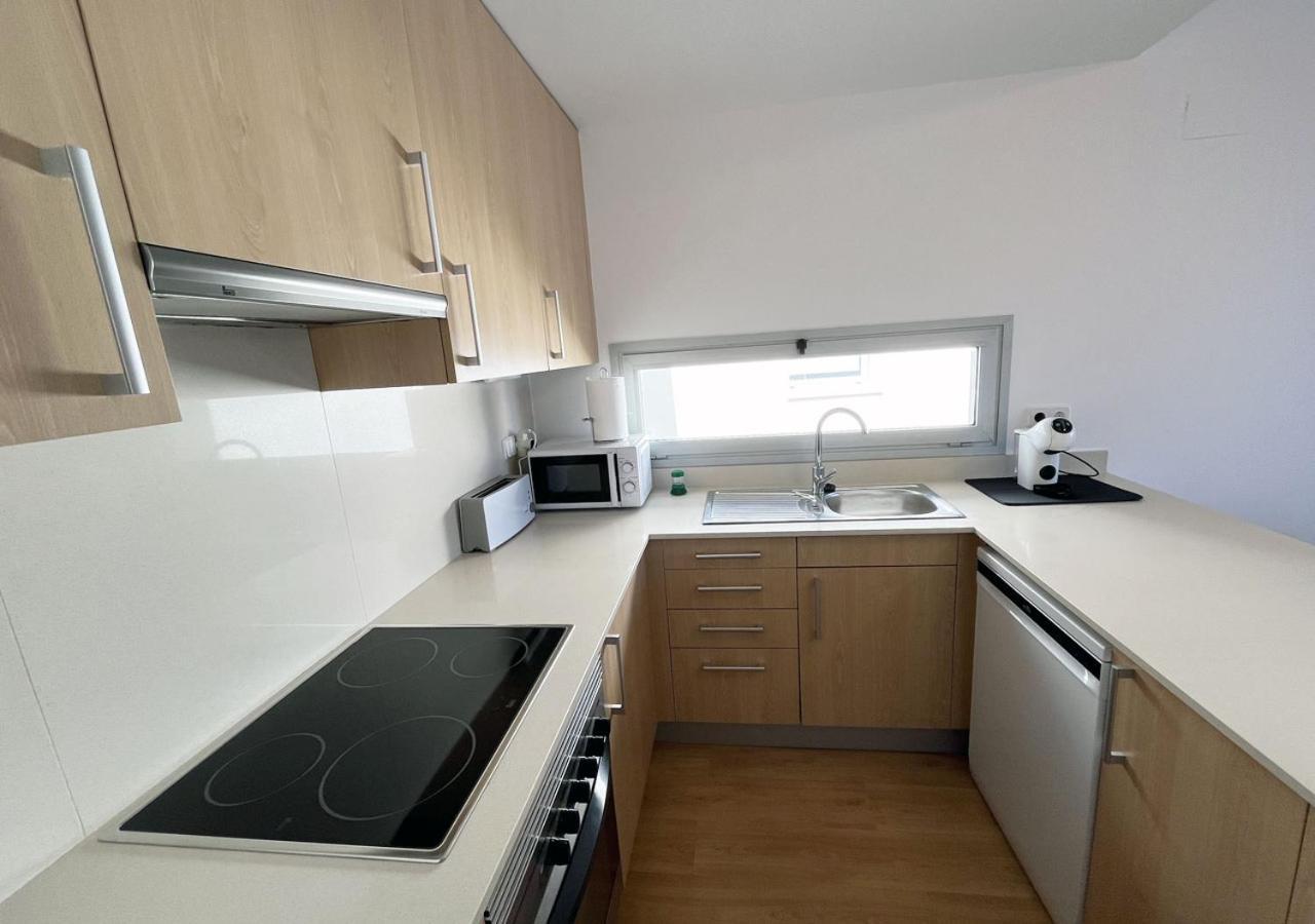 2-Bedroom Brand New Apartment Steps From The Beach Llança Exteriör bild