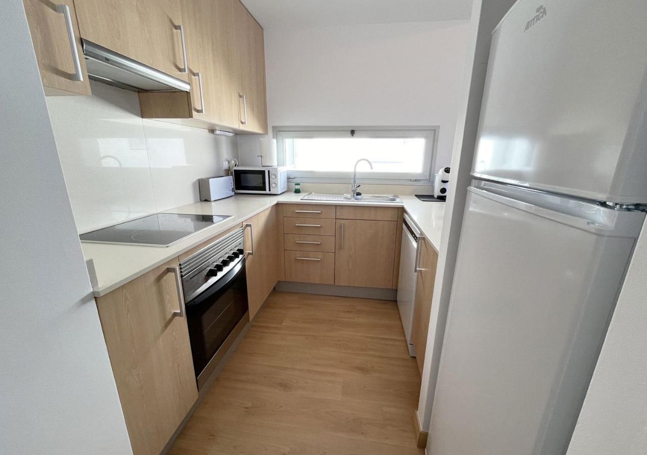 2-Bedroom Brand New Apartment Steps From The Beach Llança Exteriör bild