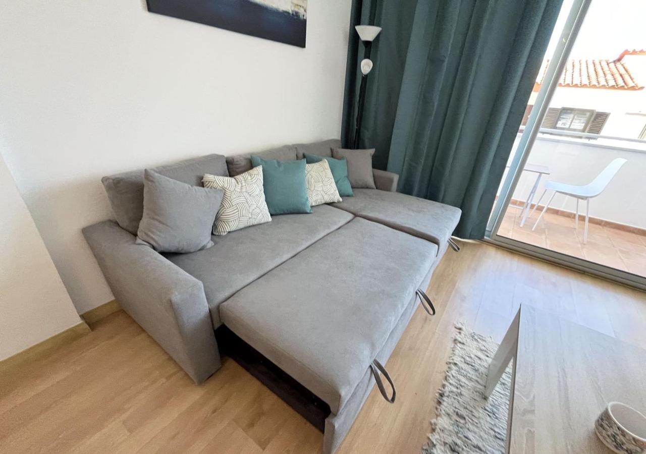 2-Bedroom Brand New Apartment Steps From The Beach Llança Exteriör bild